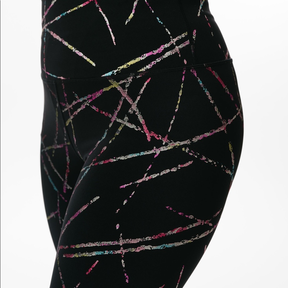 Zyia Active—Abstract Hi-Rise 7/8 24”